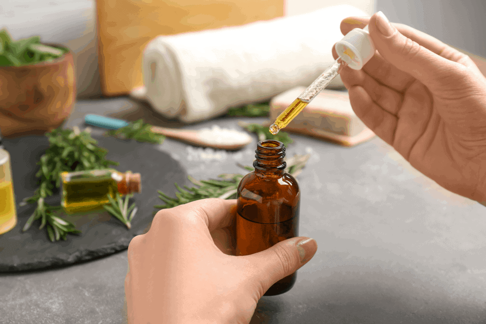 Tinh dầu hương thảo: 9 lý do nên dùng và cách tự làm